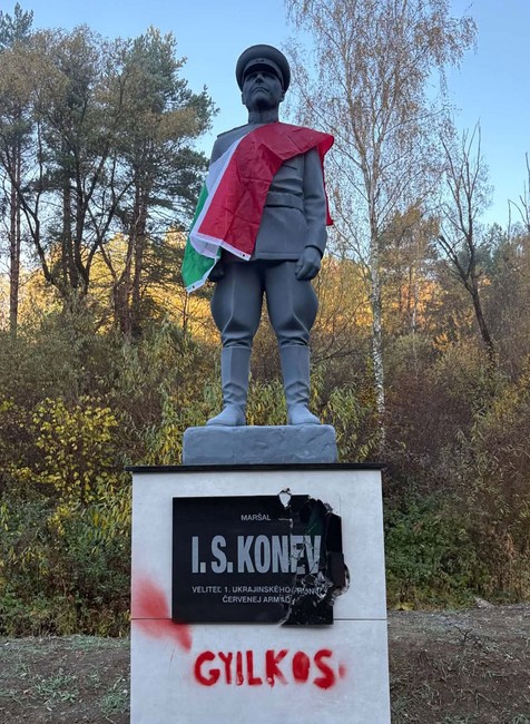 Poškodená socha