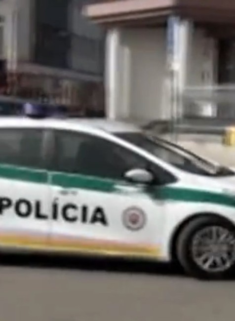 Transparentné policajné zásahy. Na uniformách by mali pribudnúť kamery