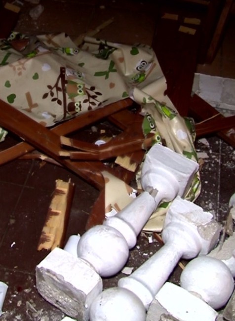 Na chate sa zrútil plot