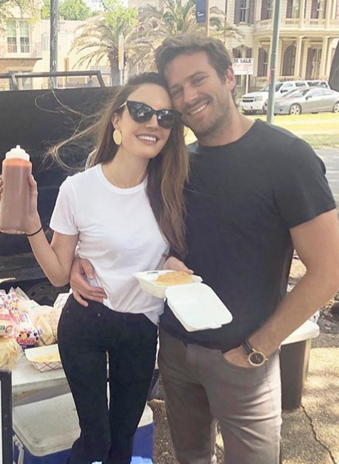 Armie Hammer s manželkou