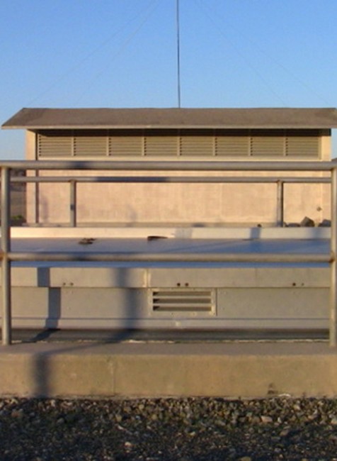 vivos kryt podzemny, noemova archa-zvonku na zemi miesto kde stavane