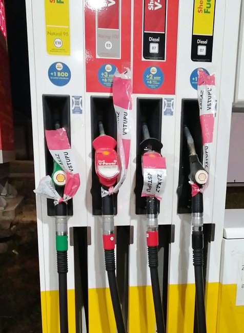 Situácia na jednej z čerpacích stanív v Stropkove