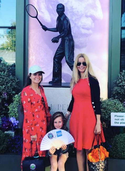 Alicia Douvall s dcérami