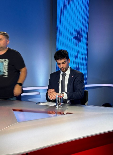 4efcb1eb-d1b9-4ee3-8794-dee3cad1dfc4