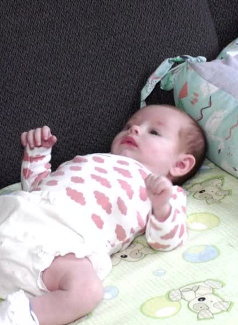 Tím banskobystrických lekárov bojoval o život Emky. Pri pôrode vdýchla smolku