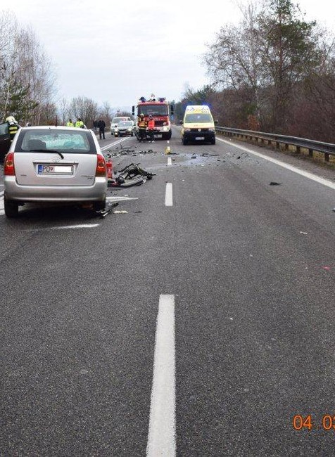 Nehoda, pri ktorej sa vážne zranili traja ľudia, mala nečakanú dohru 