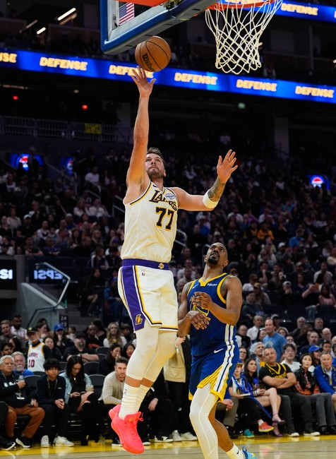 Lakers_Warriors_Basketball138136