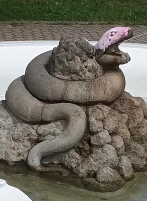 Pomaľovaná Neptúnova fontána v Prešove