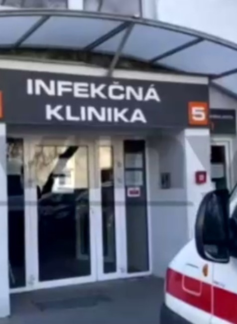 Do Nitry priviezli pacientku s podozrením na koronavírus