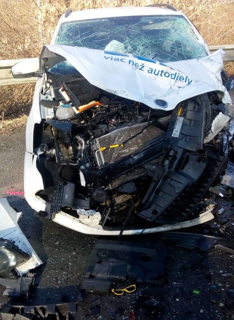 Tragická dopravná nehoda. Mladá vodička prišla o život