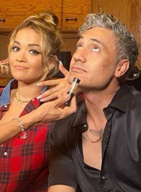 Rita Ora a Taika Waititi