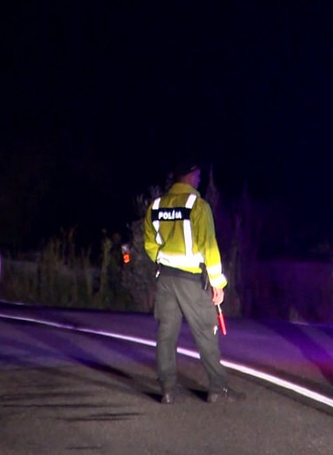 Muž (21) sa pokúsil o vraždu svojho kamaráta, potom spôsobil vážnu nehodu