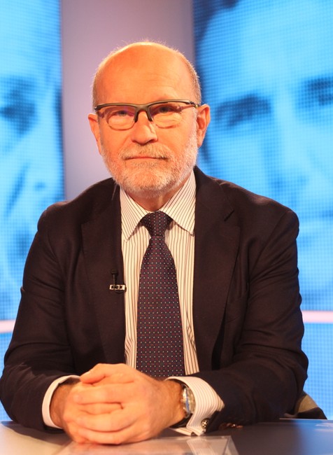 Analýzy Na hrane s Rastislavom Káčerom