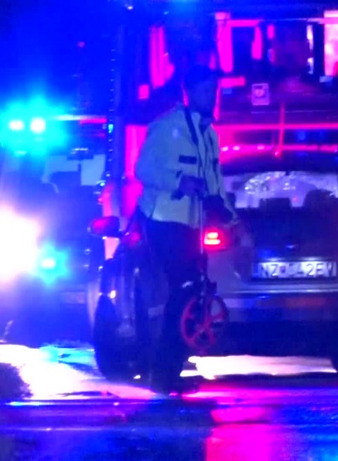 [multi] auto pod vlakom 1379