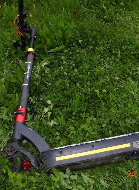 polícia kolobežka (cropped)