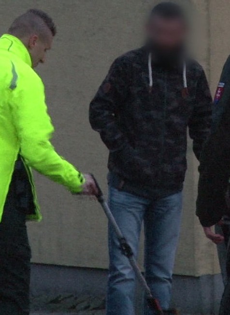 Zrážku na priechode si odniesla matka s 2-ročnou dcérou. Záchranári ich previezli do nemocnice