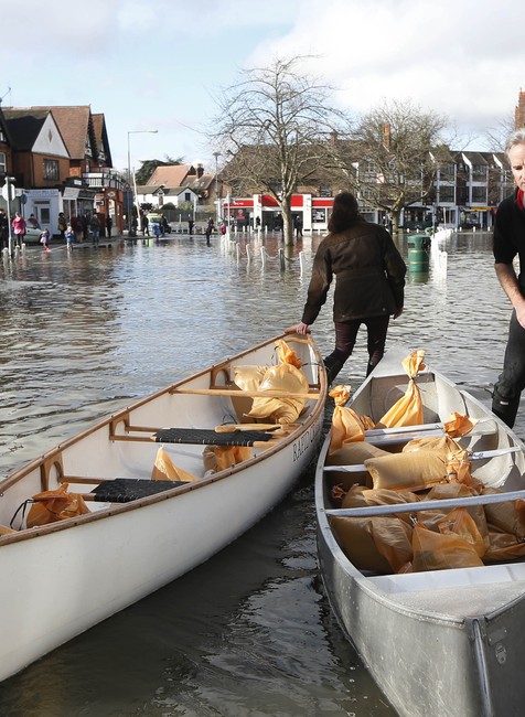 Povodne Anglicko 10.2.2014 Temža foto1