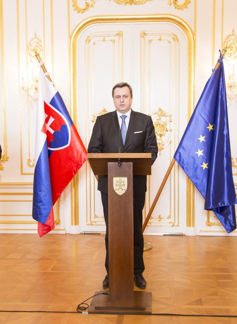  traja ústavní činitelia