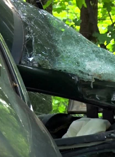 [multi] Vážna nehoda motorkára pri Handlovek. Mladíka v kritickom stave previezli do nemocnice 1403