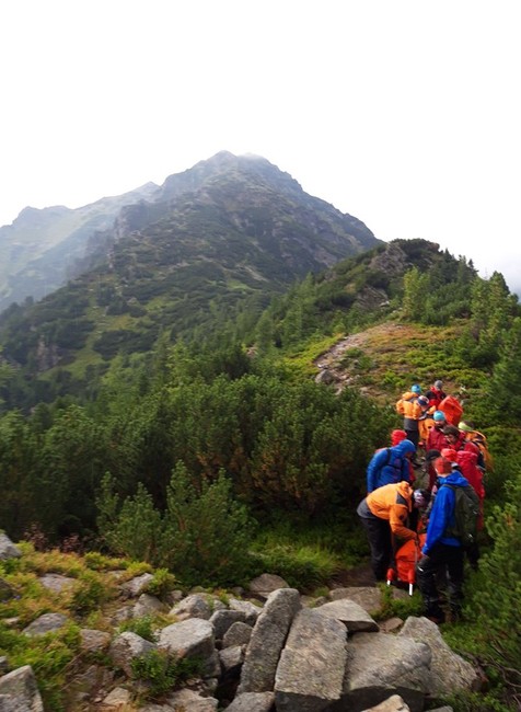 Záchranná akcia so smutným koncom. 65-ročný turista neprežil pád