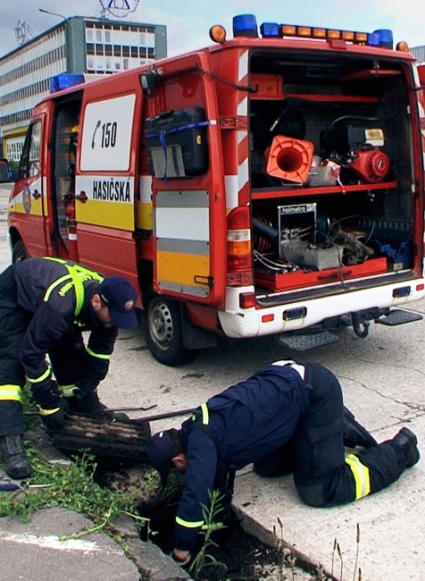 Záchrana kačiek z kanála vo Zvolene 1