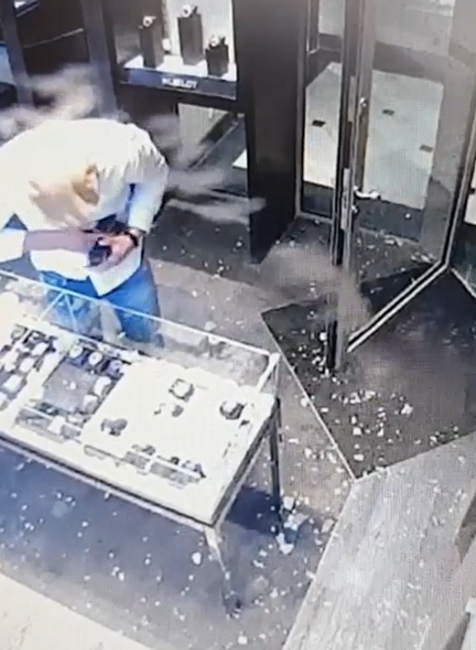 Krádež hodiniek v Bratislave