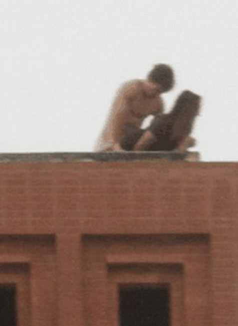 Dvaja milenci na streche, sex