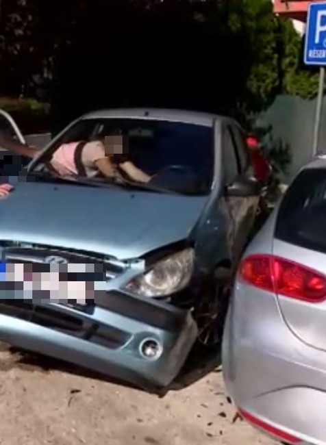 Obyvatelia Dunajskej Lužnej neverili svojim očiam, svoje autá si našli ráno zničené 