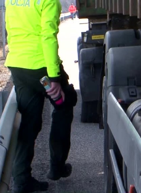 Kuriózna nehoda na D1. Kamionista sa tesne vyhol priamej zrážke