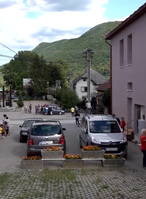 Poslanca zbilo 15 mužov. Starosta rozhodol, že dedina najmä profesionálnu strážnu službu