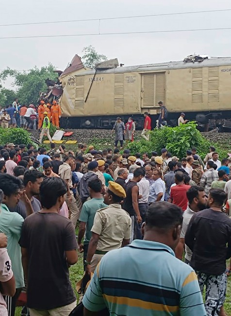 zrazka vlakov v indii (1)