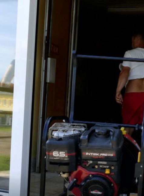 plaváreň zatvorili a evakuovali