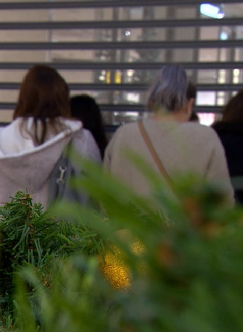 V obchodoch začína nákupné šialenstvo. Ako to je s povianočnými výpredajmi?