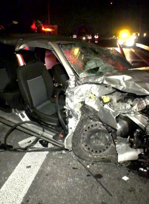 Kamiónu sa na moste nemali šancu vyhnúť. Výlet skončil čelnou zrážkou