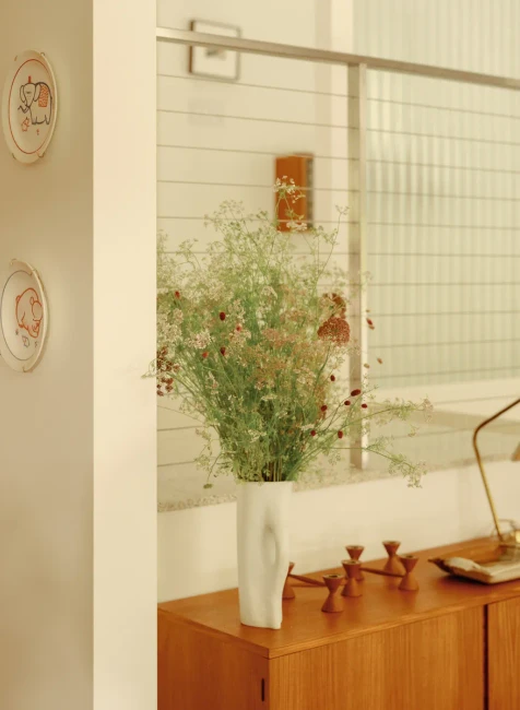 LilyCollins_Home_JustinChung_07RZ