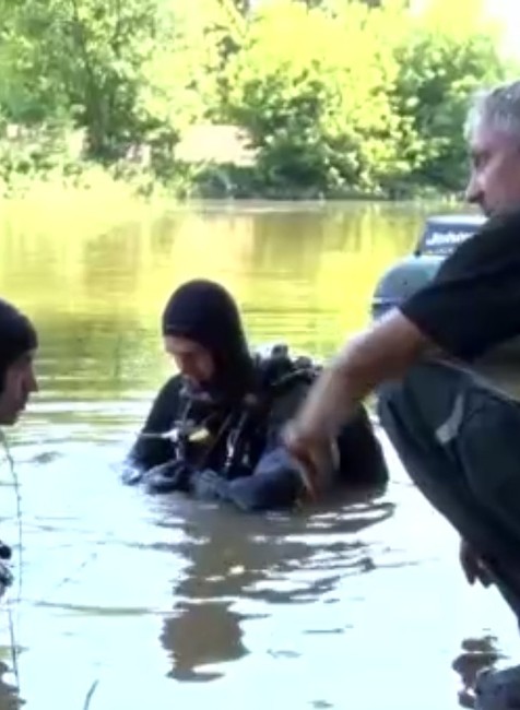 Policajní pátrači prehľadávali rieku Nitra. Zisťovali, či neskrýva ďalšie zbrane