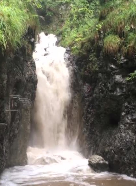 [multi] Záchranári zasahovali v Slovenskom raji. Potok uväznil turistov v rokline 6966
