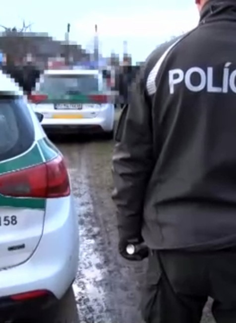 Muža prepadli traja páchatelia. Zobrali mu peniaze aj jedlo