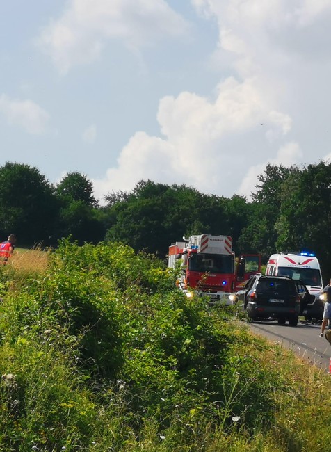 Auto zrazilo cyklistov