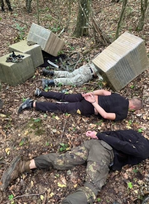 Zadržali päťsto kartónov pašovaných cigariet