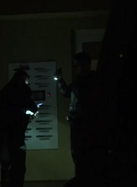 v byte nasli mrtveho muza (4)