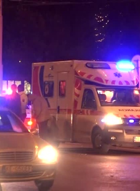 [multi] Žeriav zrazil na priechode pre chodcov dvoch ľudí 25