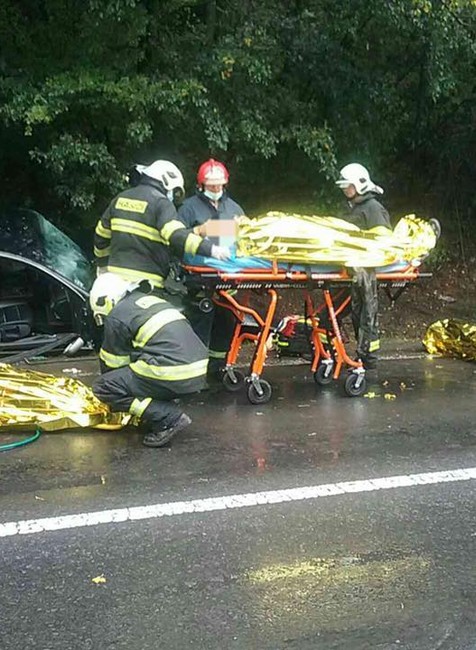 Na východe Slovenska sa zrazil autobus s osobným vozidlom