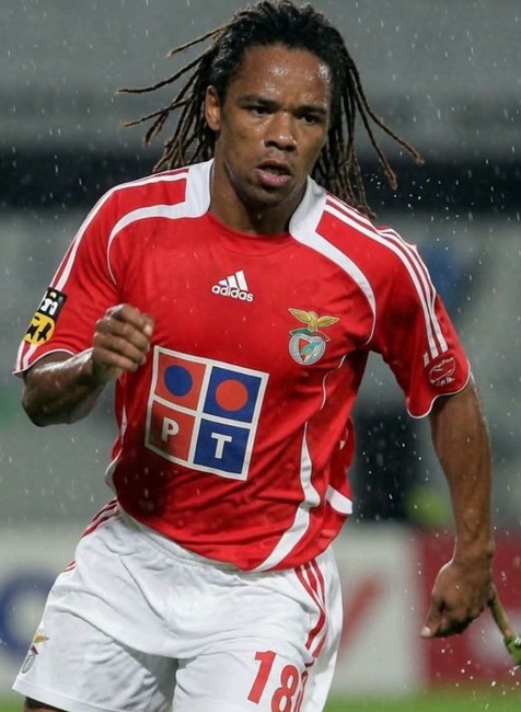Manú