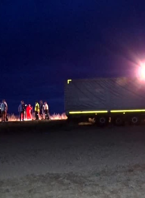 Nehoda auto a kamion- dve mrtve6899