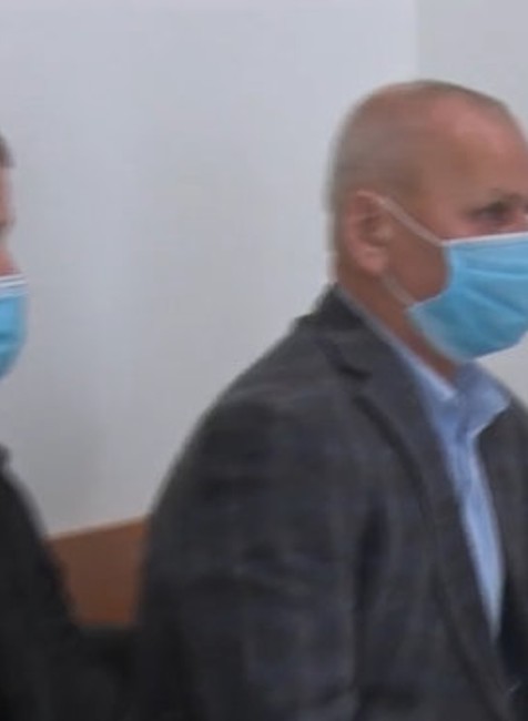 Zlodej, ktorý brutálne zbil a podpálil zamestnanca prievidzskej firmy, je stále na slobode.