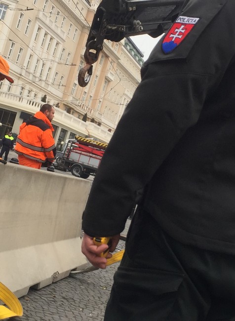 Betónové bariéry v Bratislave 3