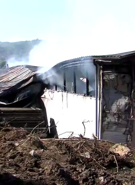 [multi] Požiar haly 5768