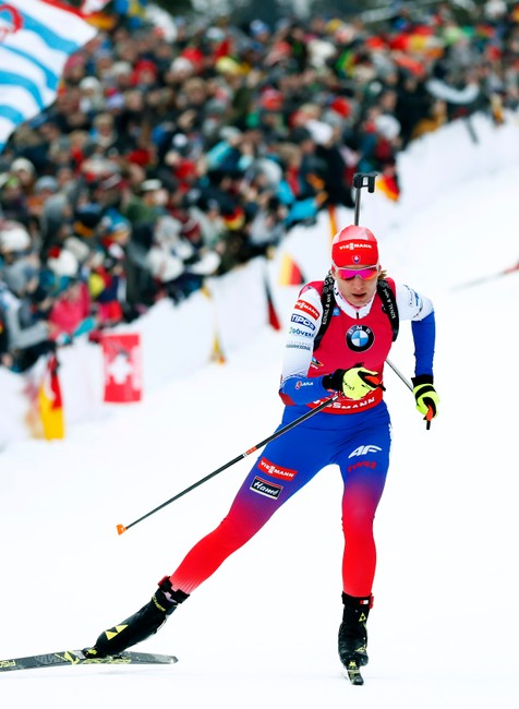 Kuzminova a Fialkova pocas pretekov s hromadnym startom v biatlone.jpg