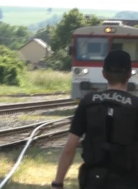 Do školáčky narazil vlak.